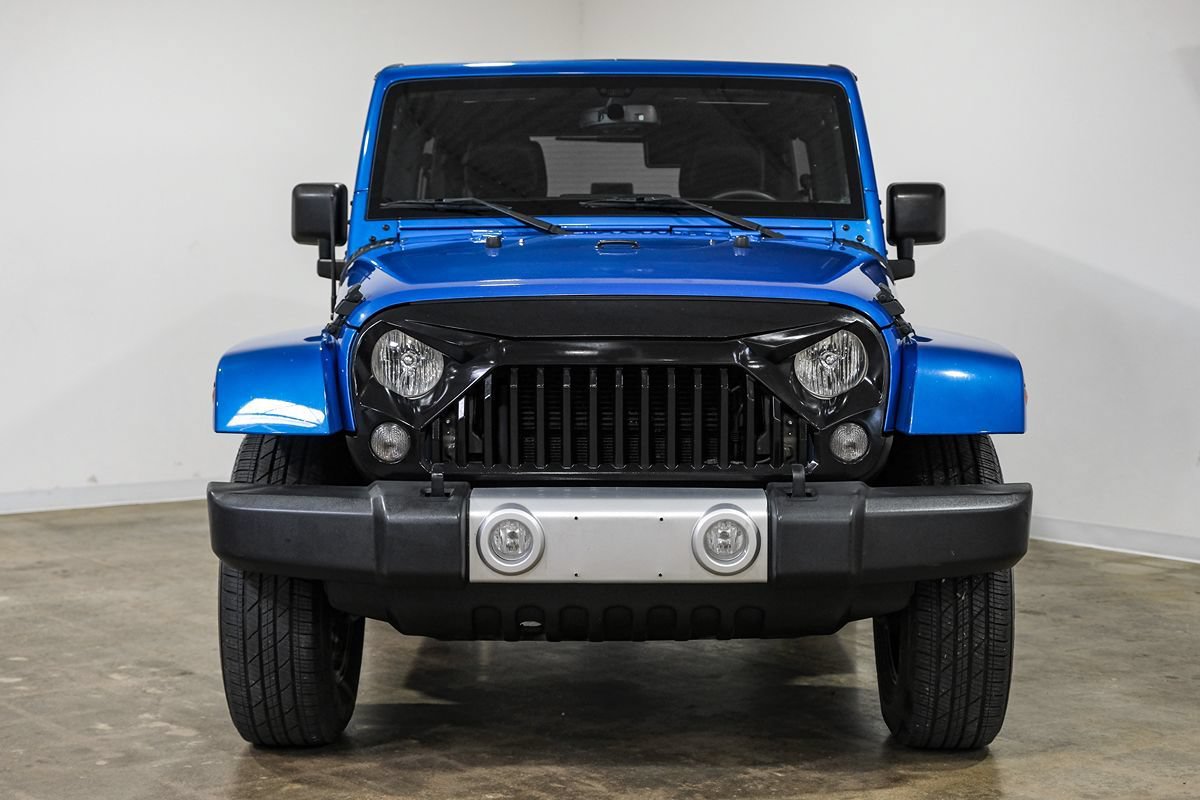 Used 2015 Jeep Wrangler Unlimited Sahara w/ Connectivity Group AWD/4WD image 7