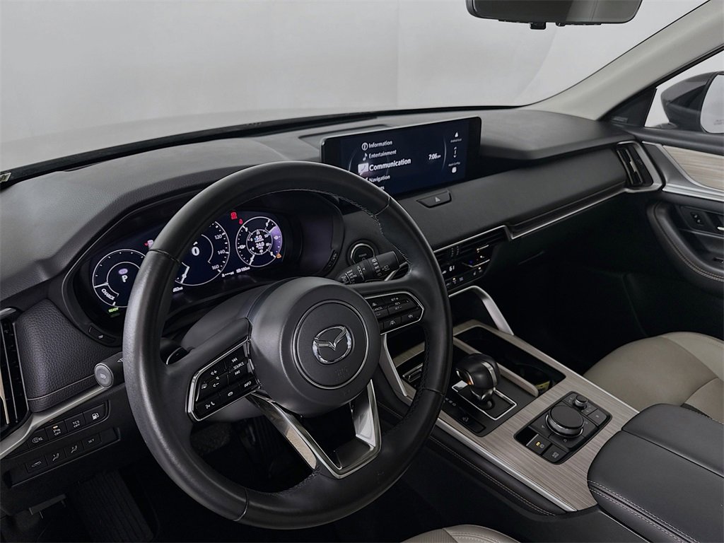 Certified 2025 MAZDA CX-70 Plug-In Hybrid w/ Premium Pkg image 10