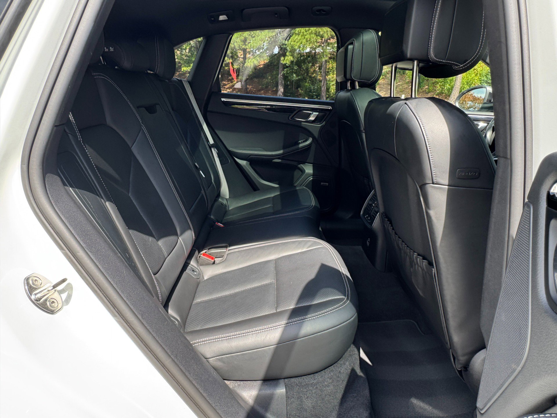 Used 2023 Porsche Macan image 59