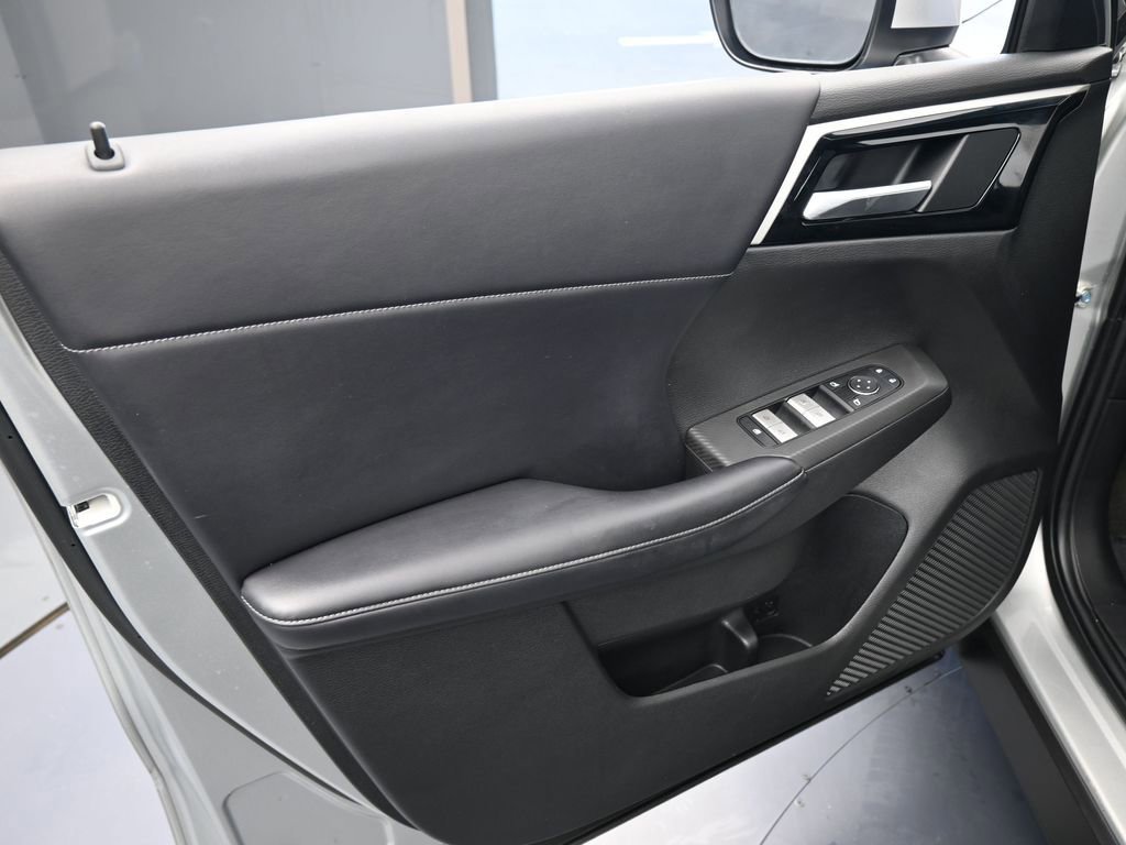 Used 2022 Mitsubishi Outlander SE image 16