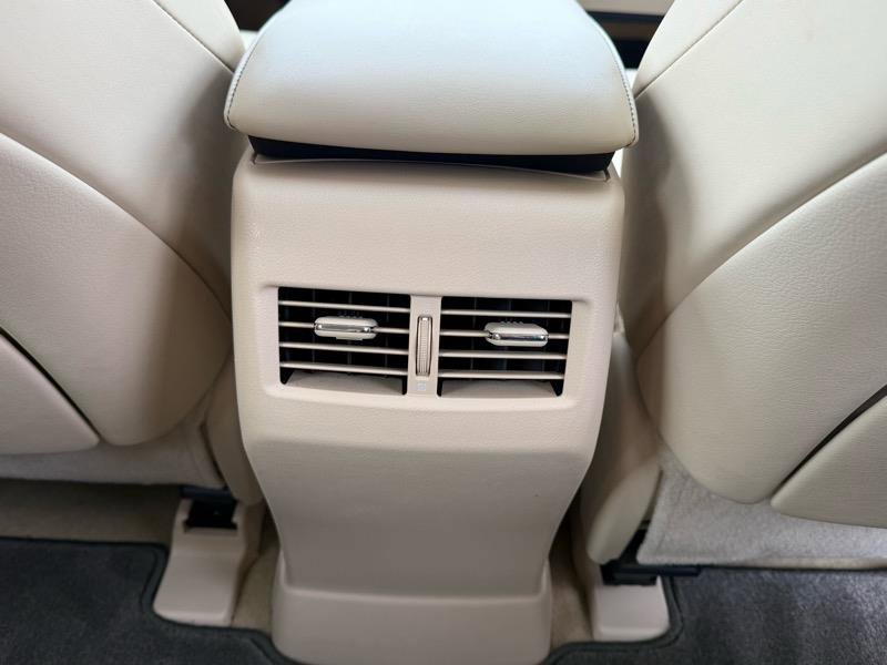 Used 2013 Lexus RX 450h AWD image 29