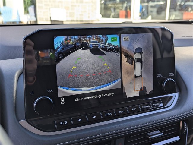 Used 2023 Nissan Rogue SL w/ SL Premium Package image 17