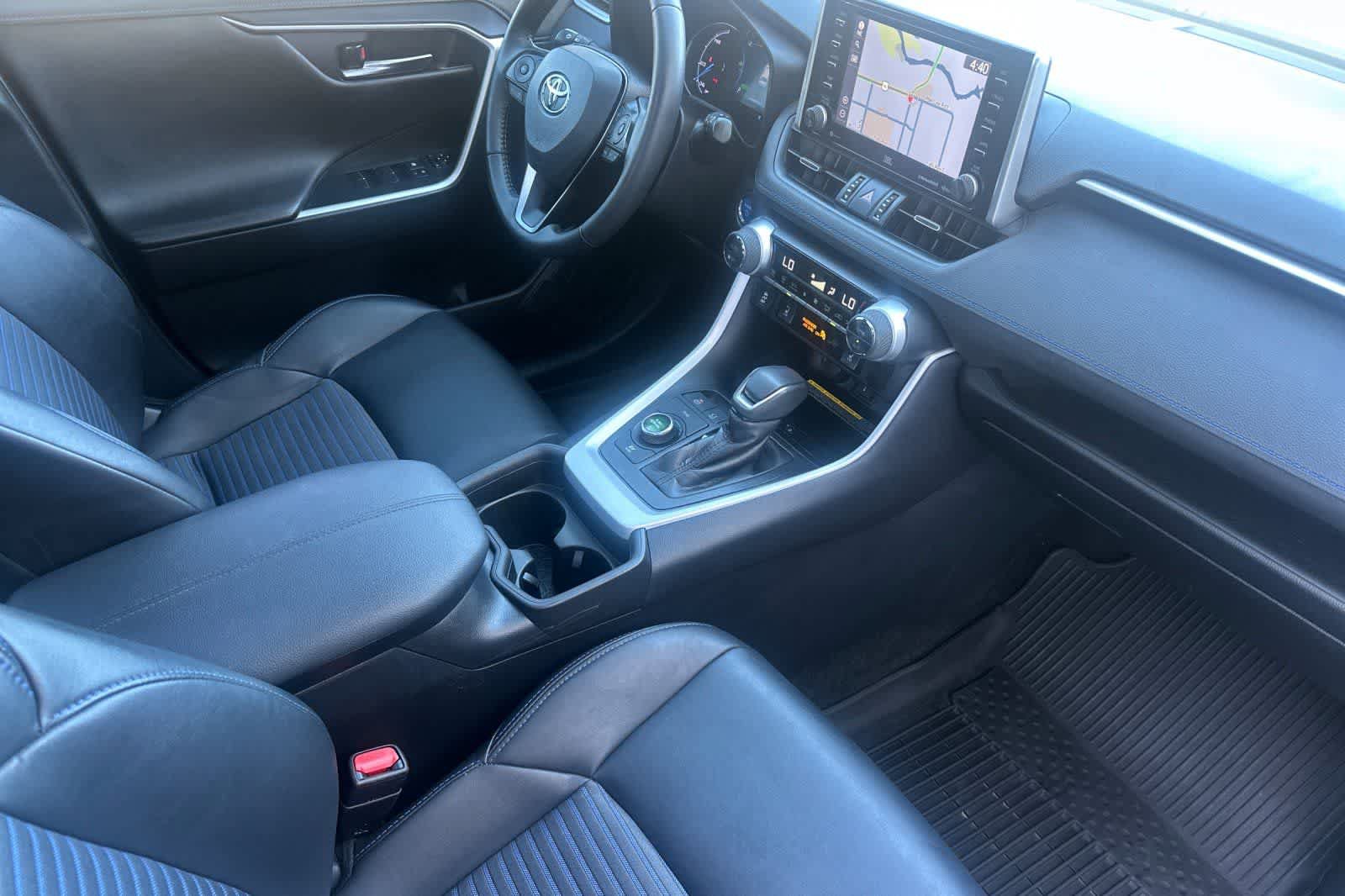 Used 2021 Toyota RAV4 XSE AWD/4WD image 17