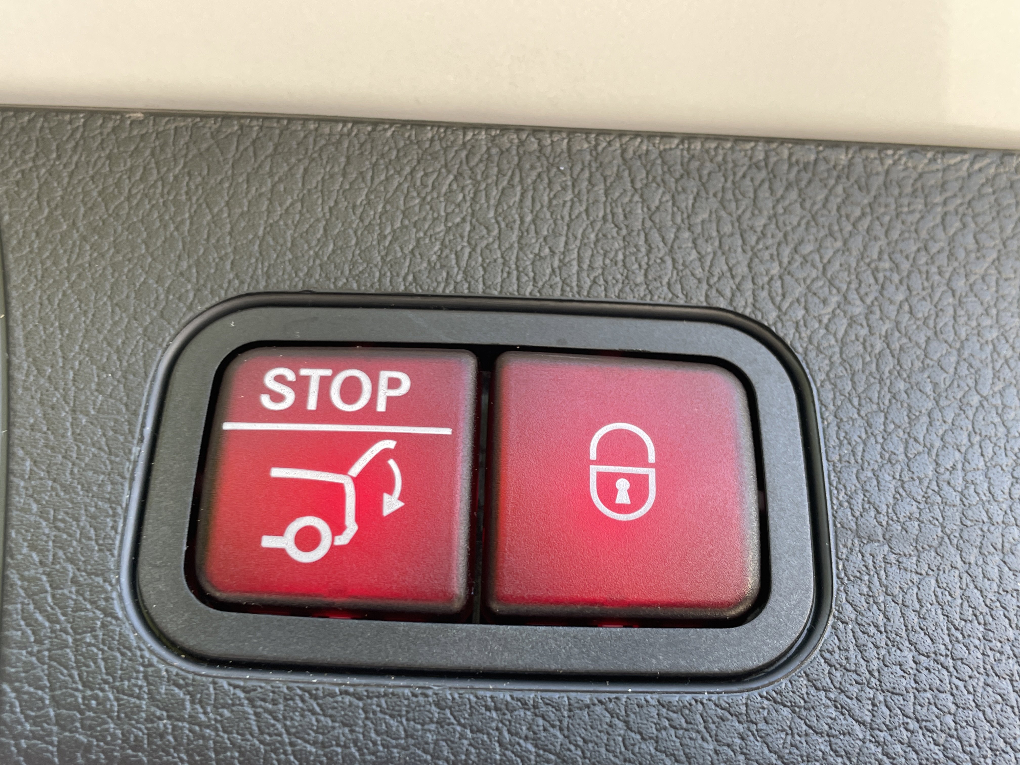Certified 2025 Mercedes-Benz GLB 250 image 11