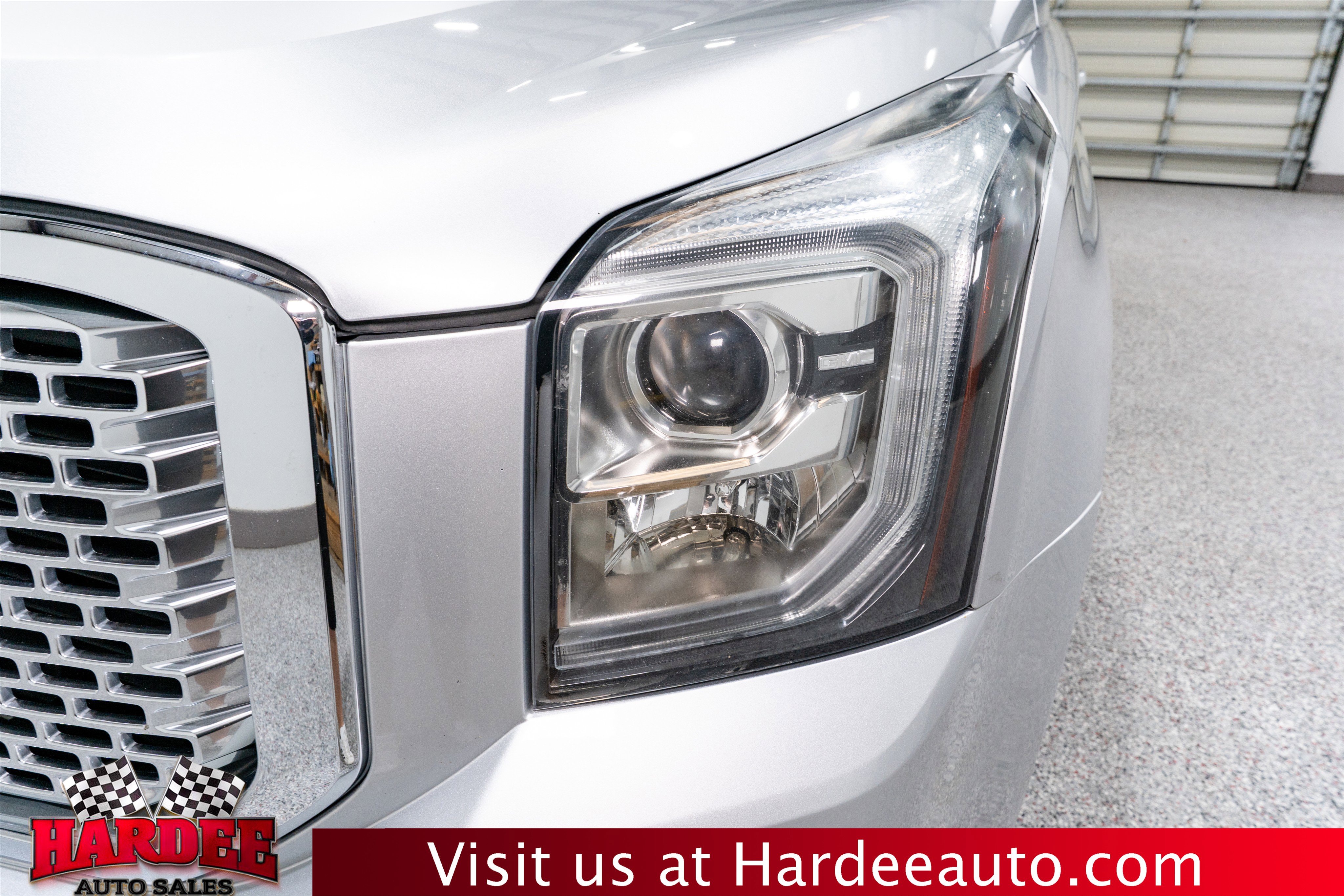 Used 2018 GMC Yukon XL SLT w/ Open Road Package RWD image 8