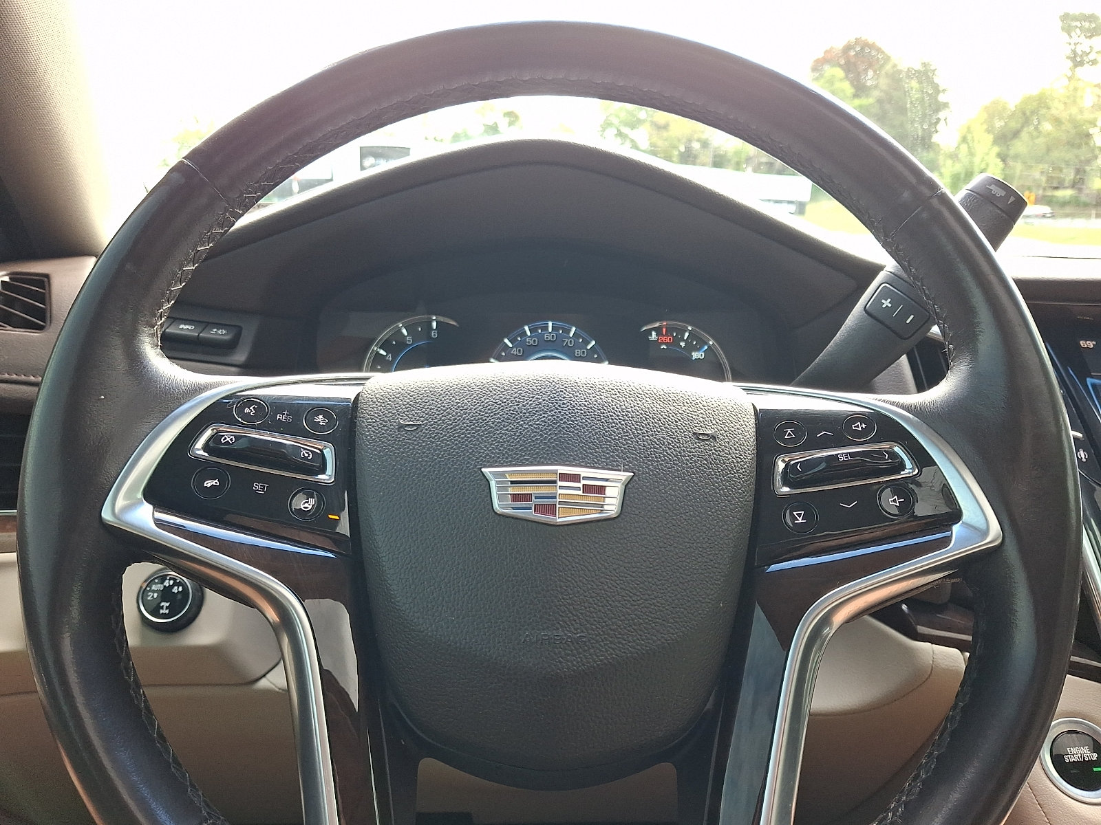 Used 2016 Cadillac Escalade Luxury AWD/4WD image 23