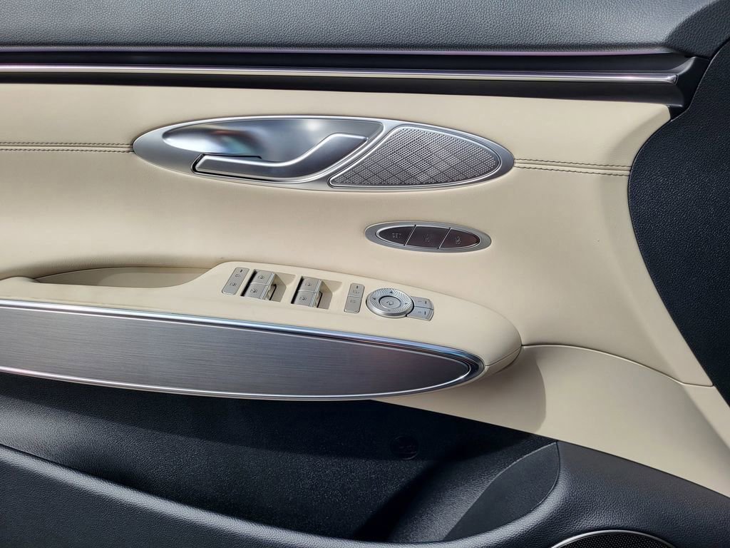New 2026 Genesis GV70 2.5T Select AWD/4WD image 8