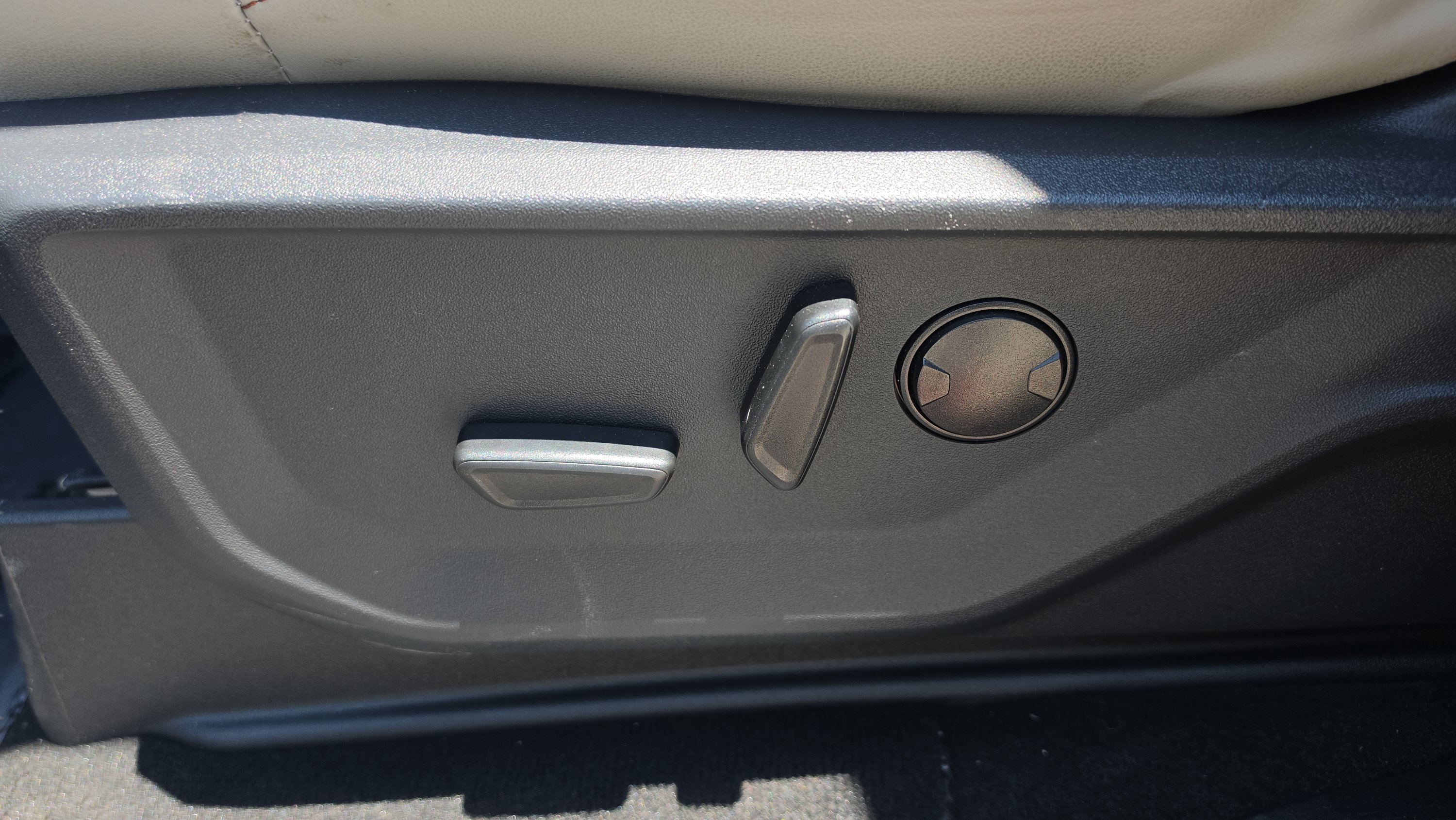 Used 2025 Ford Expedition Active RWD image 10