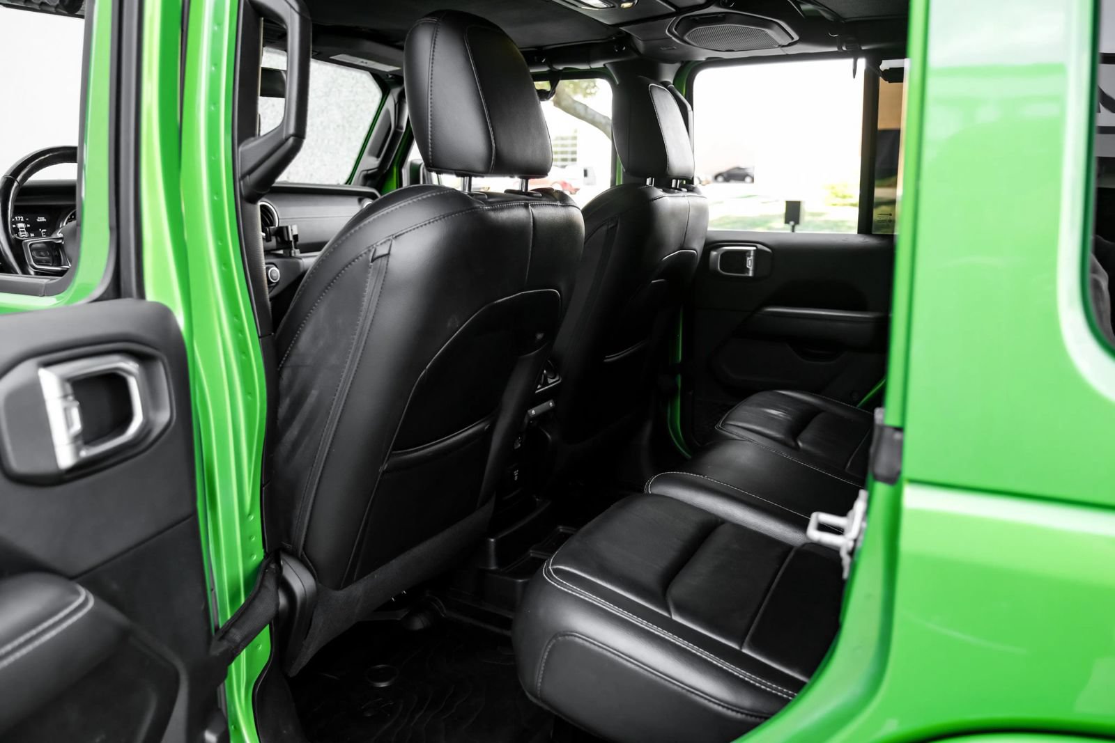 Used 2019 Jeep Wrangler Unlimited Sahara AWD/4WD image 37