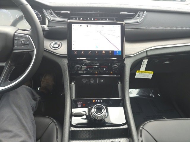 New 2025 Jeep Grand Cherokee Limited image 24