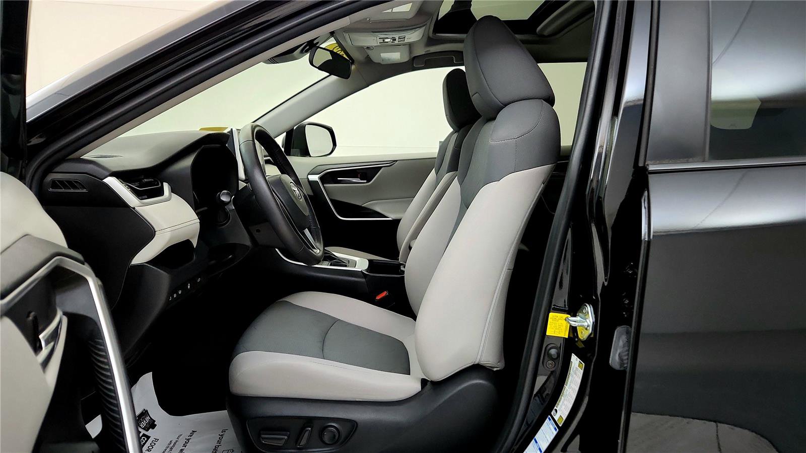 Certified 2023 Toyota RAV4 XLE w/ Convenience Package image 24