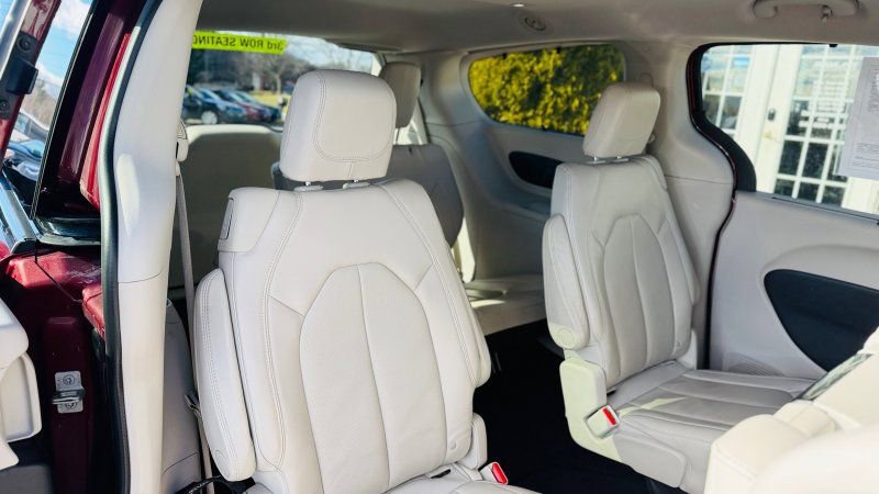 Used 2017 Chrysler Pacifica Touring-L Plus w/ Advanced Safetytec Group image 14