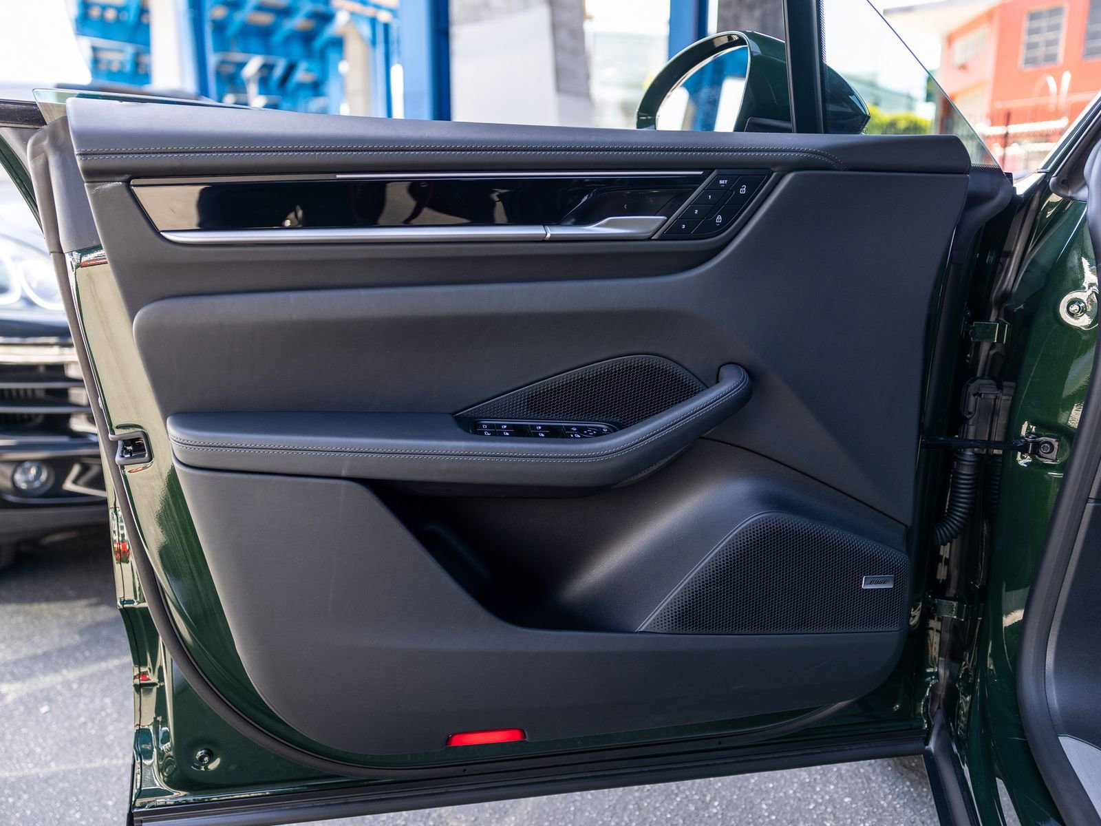 Certified 2025 Porsche Macan Electric RWD image 37