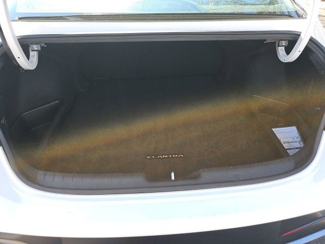 Certified 2025 Hyundai Elantra Limited image 16