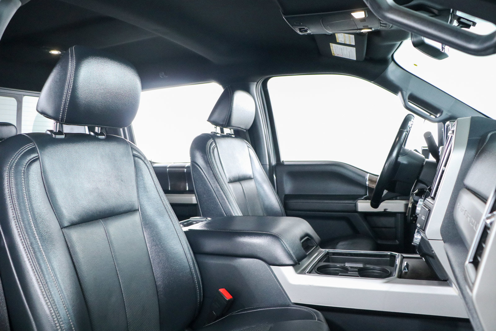 Used 2022 Ford F250 Lariat w/ Black Appearance Package image 28