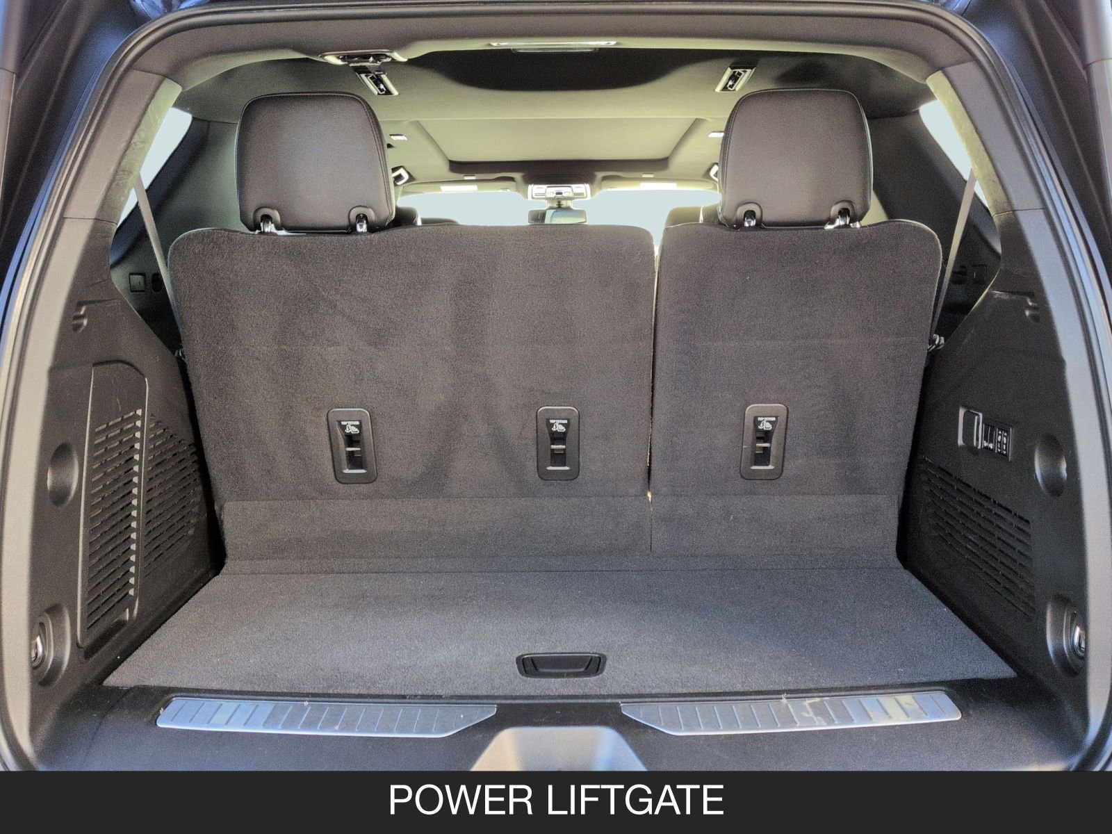 Used 2022 Chevrolet Tahoe RST w/ Luxury Package image 21