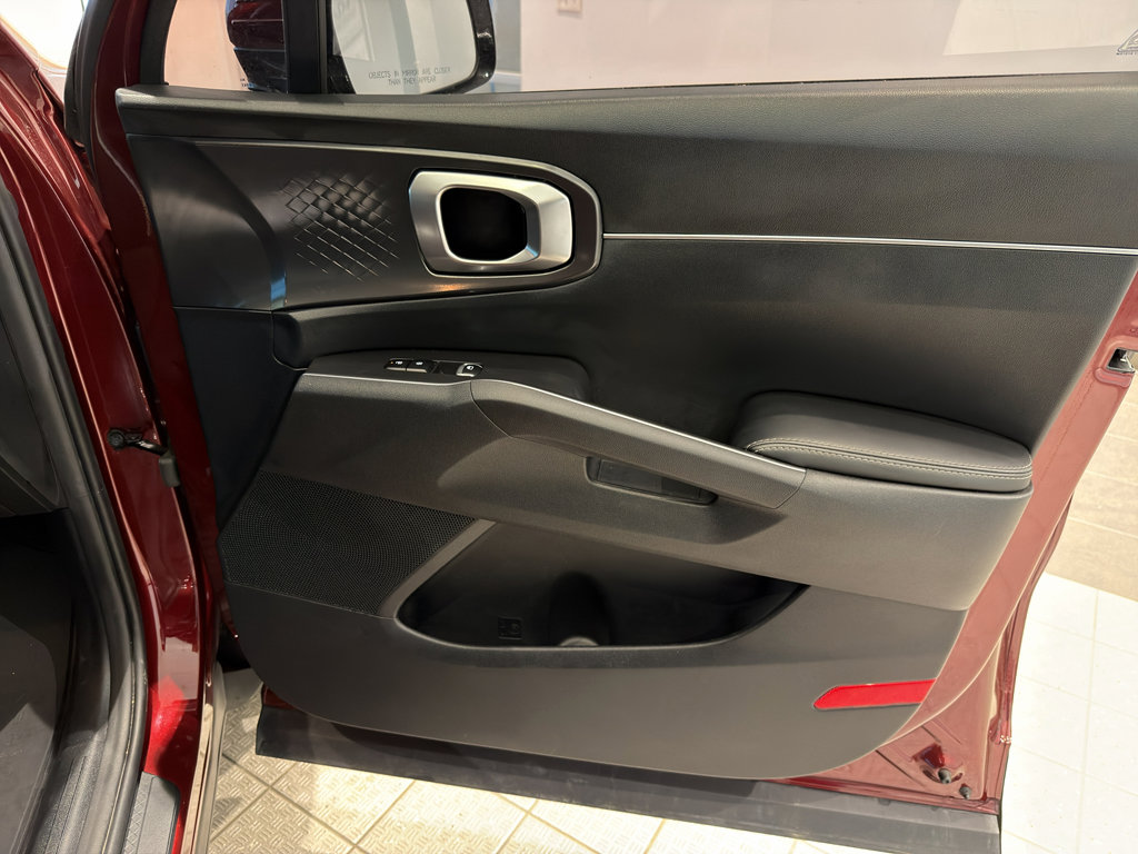 Certified 2024 Kia Sorento LX image 25