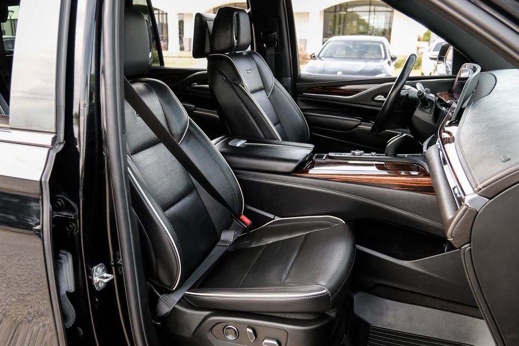 Used 2024 Cadillac Escalade Premium Luxury w/ Performance Package AWD/4WD image 45