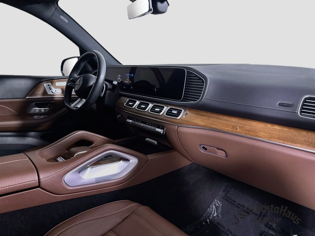 Used 2024 Mercedes-Benz GLS 450 4MATIC w/ Pinnacle Trim Package image 38