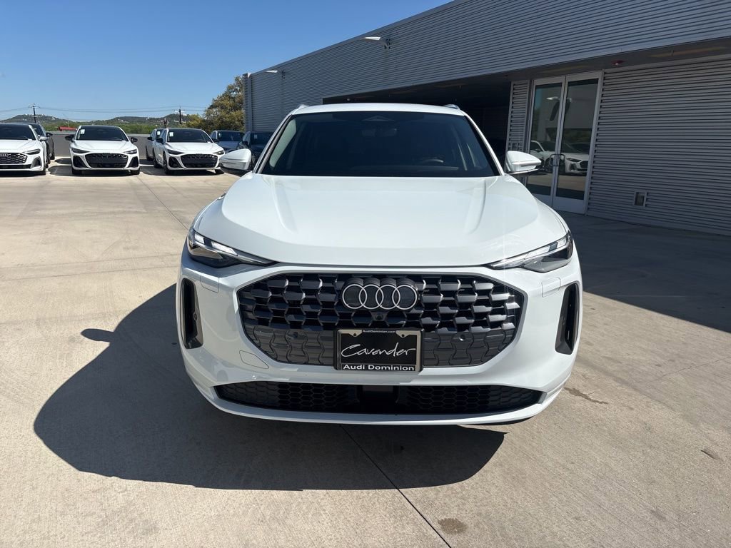 Used 2025 Audi Q5 Premium w/ Convenience Package image 2