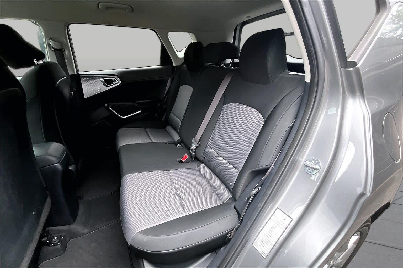 Used 2024 Kia Soul LX w/ Option Group 015 FWD image 21