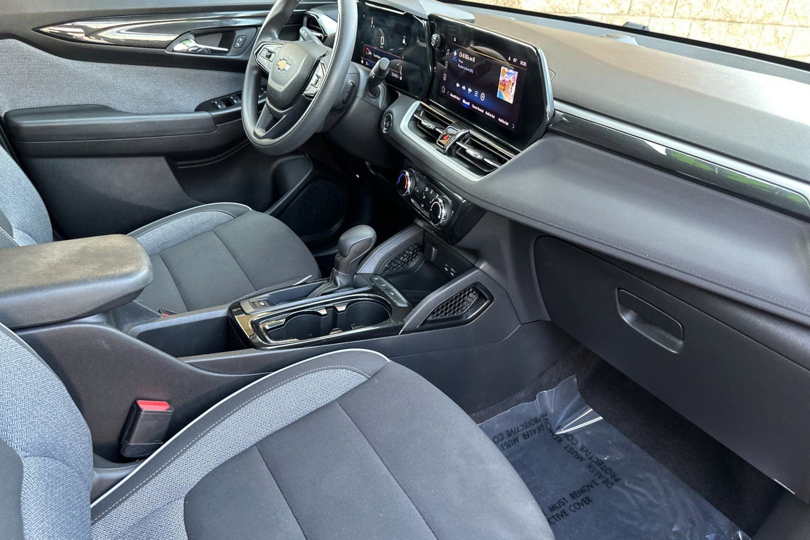 Certified 2024 Chevrolet TrailBlazer LT w/ Driver Confidence Package image 16