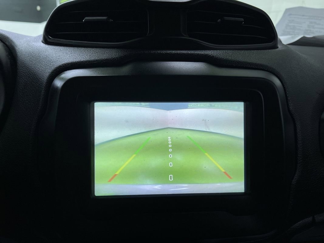 Used 2018 Jeep Renegade Latitude image 21