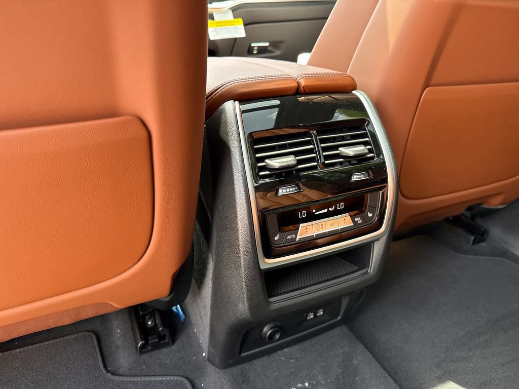 New 2027 BMW X7 M60i AWD/4WD image 20