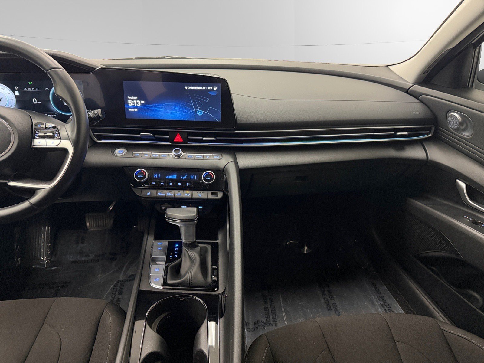Certified 2024 Hyundai Elantra SEL w/ Convenience Package FWD image 11