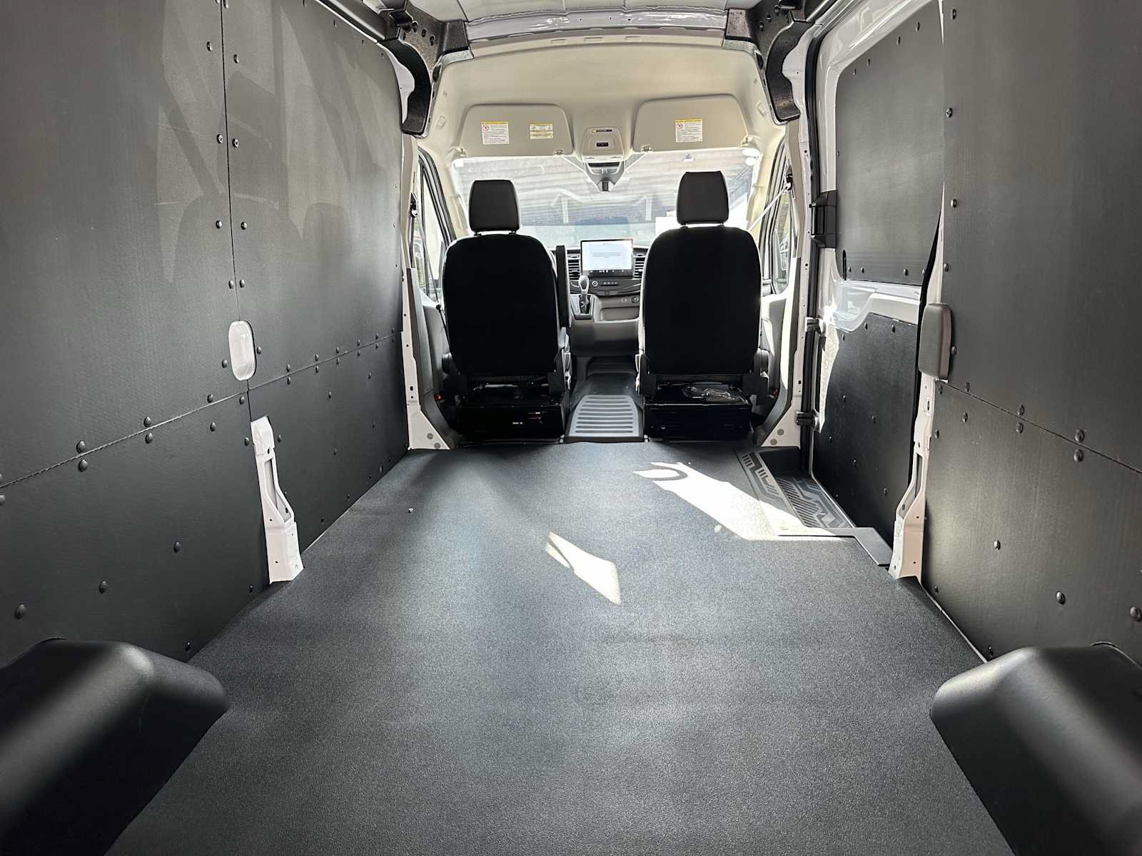 New 2026 Ford Transit 250 148 Medium Roof w/ Load Area Protection Package RWD image 18