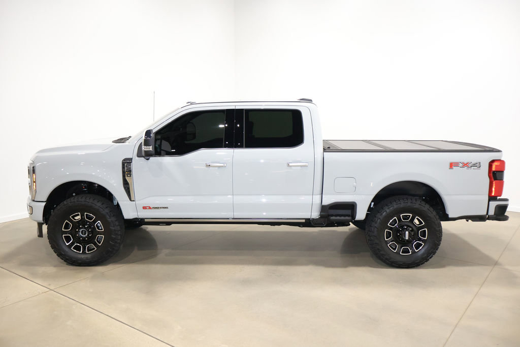 Used 2025 Ford F250 Platinum w/ Platinum Plus Package image 11