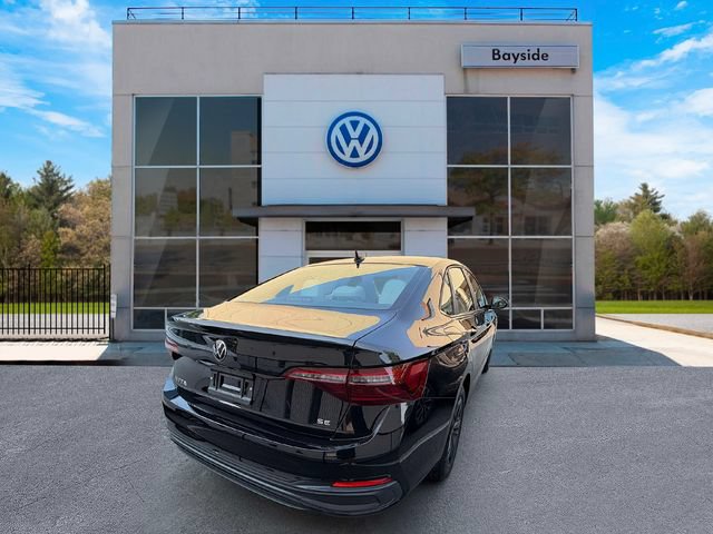 Certified 2023 Volkswagen Jetta SE w/ Panoramic Sunroof Package FWD image 7