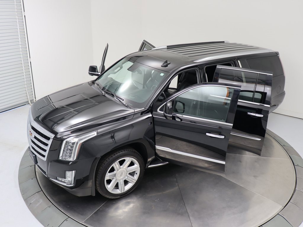 Used 2020 Cadillac Escalade ESV Premium Luxury image 9