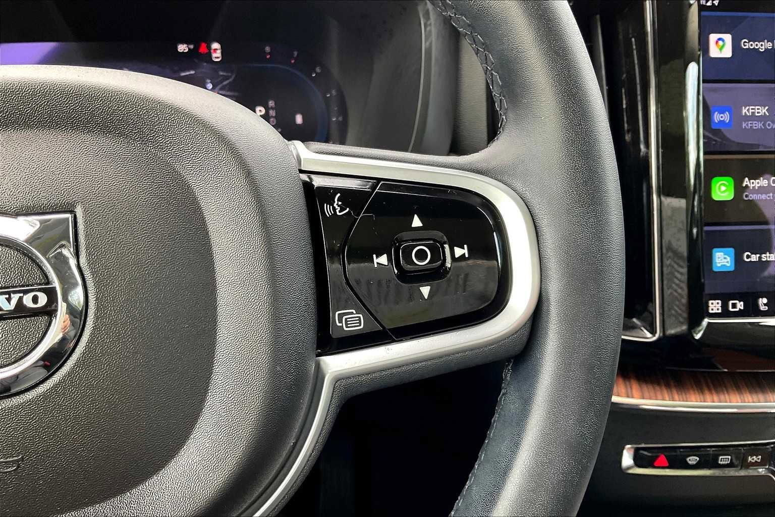 Used 2023 Volvo XC60 B5 Plus w/ Climate Package image 22