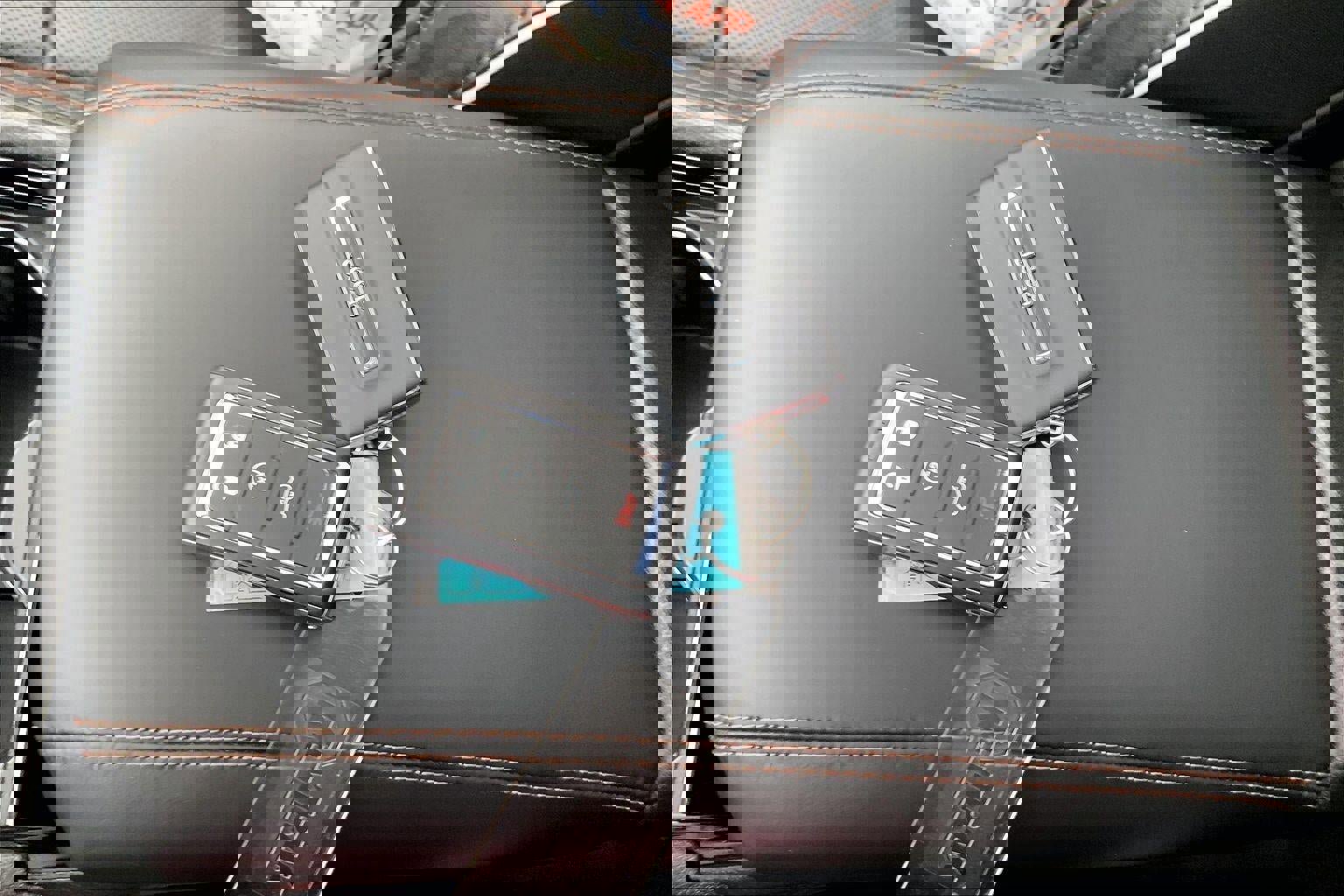 Used 2025 Jeep Grand Cherokee L Summit w/ Obsidian Package AWD/4WD image 11