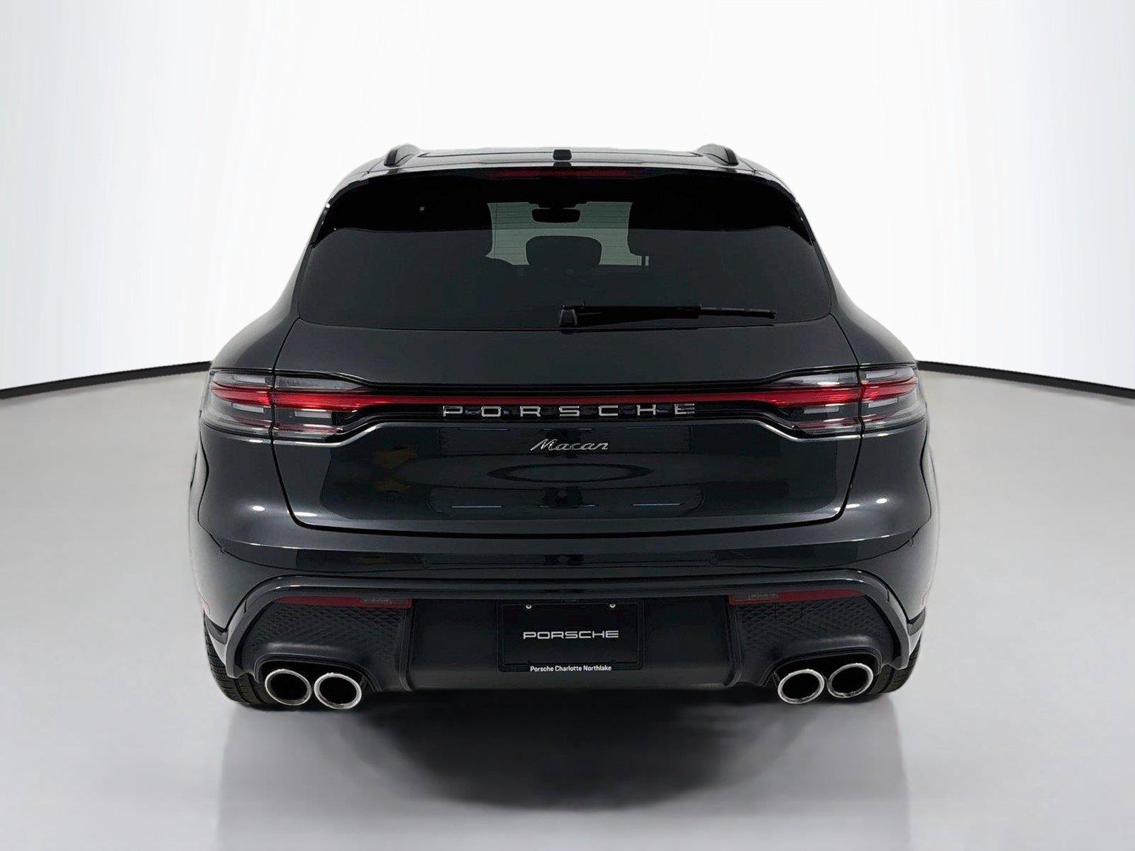 Certified 2024 Porsche Macan AWD/4WD image 28