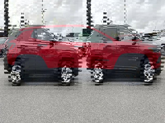 Used 2023 Jeep Compass Sport image 2