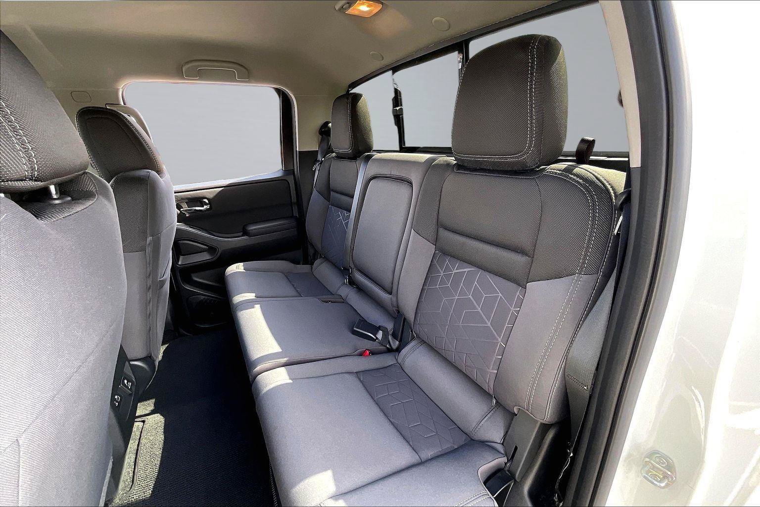 Certified 2025 Nissan Frontier SV w/ SV Convenience Package RWD image 28