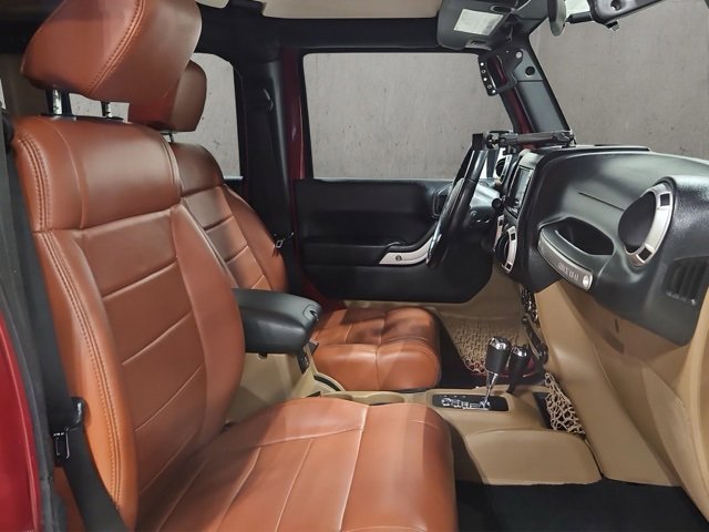 Used 2012 Jeep Wrangler Unlimited Sahara w/ Connectivity Group image 18