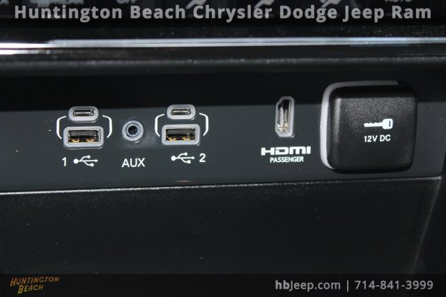 Used 2023 Jeep Grand Cherokee Trailhawk image 35