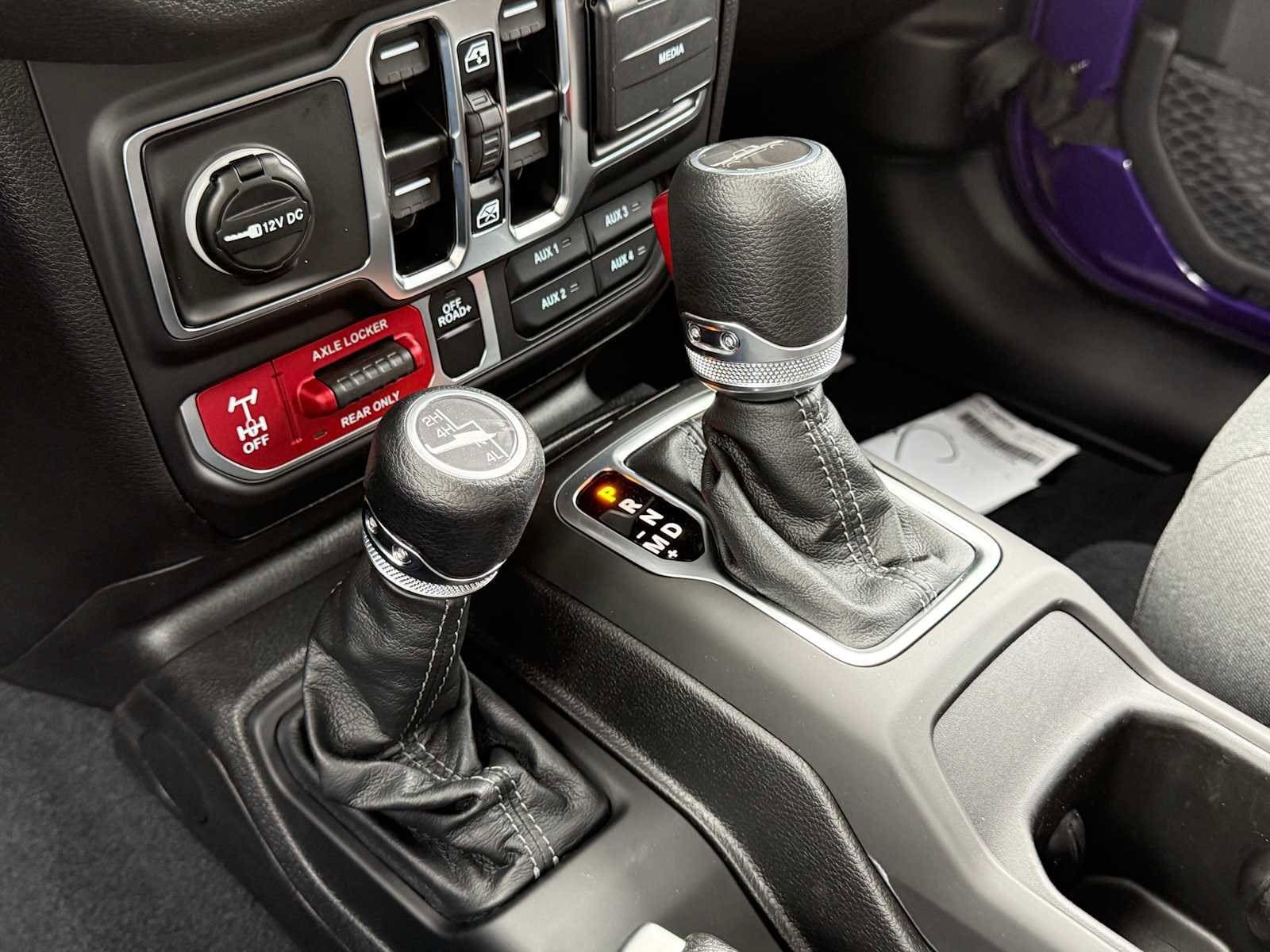 New 2026 Jeep Gladiator Sport AWD/4WD image 17