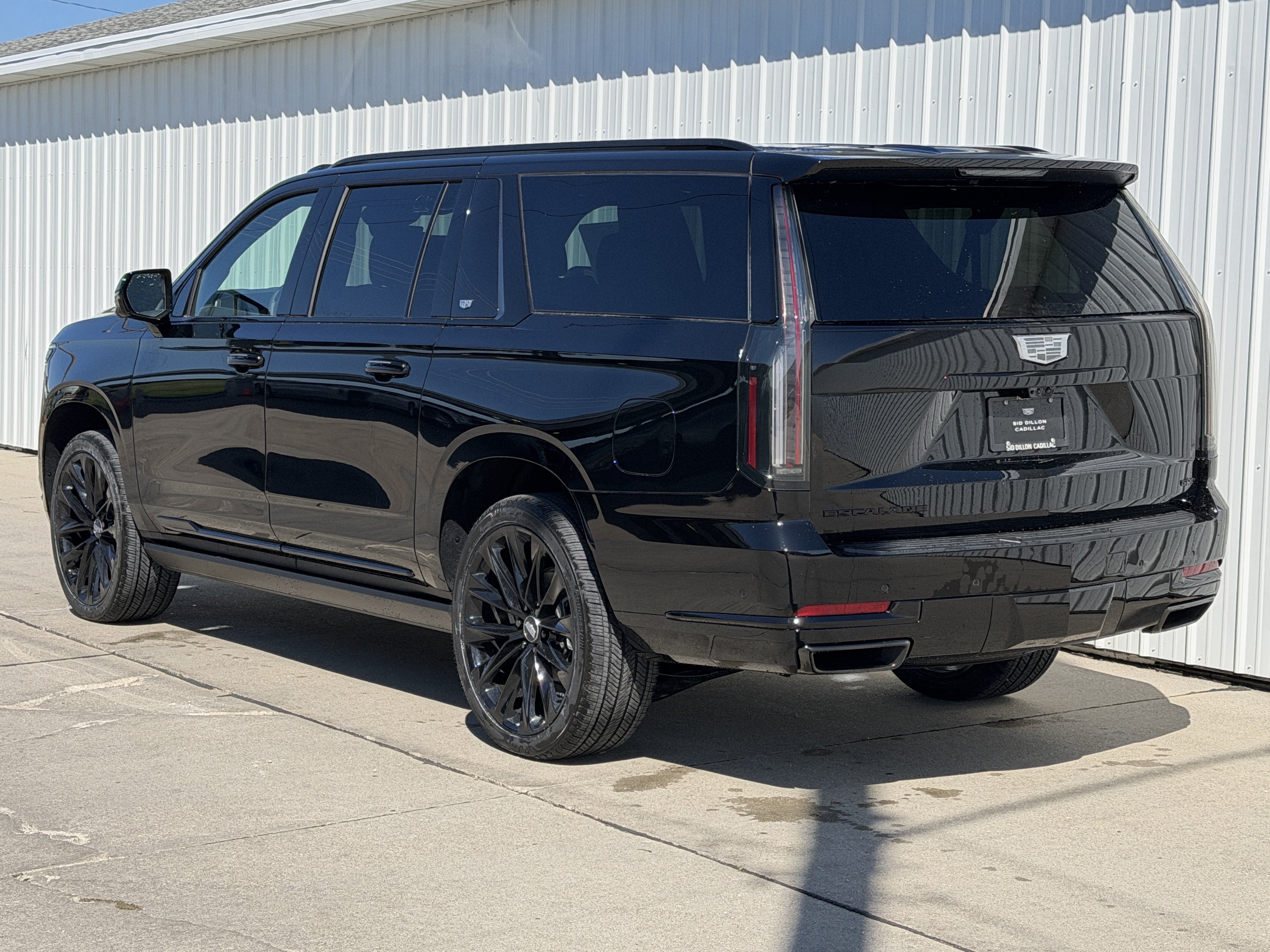 New 2026 Cadillac Escalade ESV Platinum Sport w/ LPO, ONYX Package AWD/4WD image 8