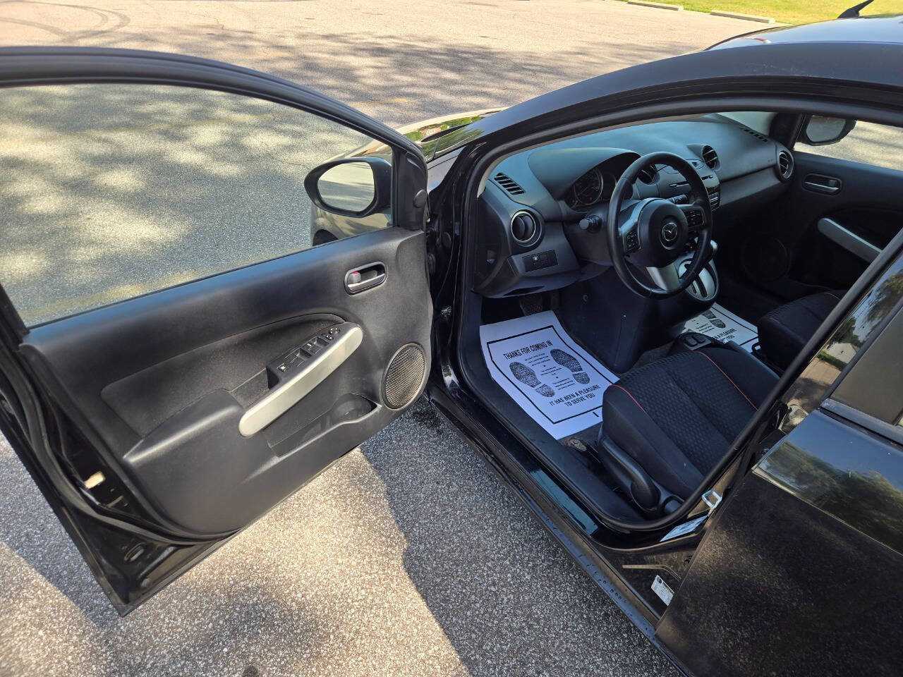 Used 2012 MAZDA MAZDA2 Touring FWD image 17