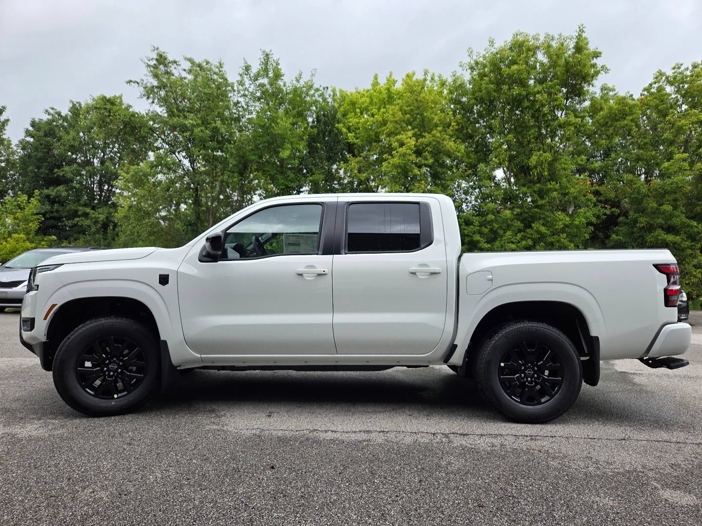New 2026 Nissan Frontier SV w/ Tow Package AWD/4WD image 14