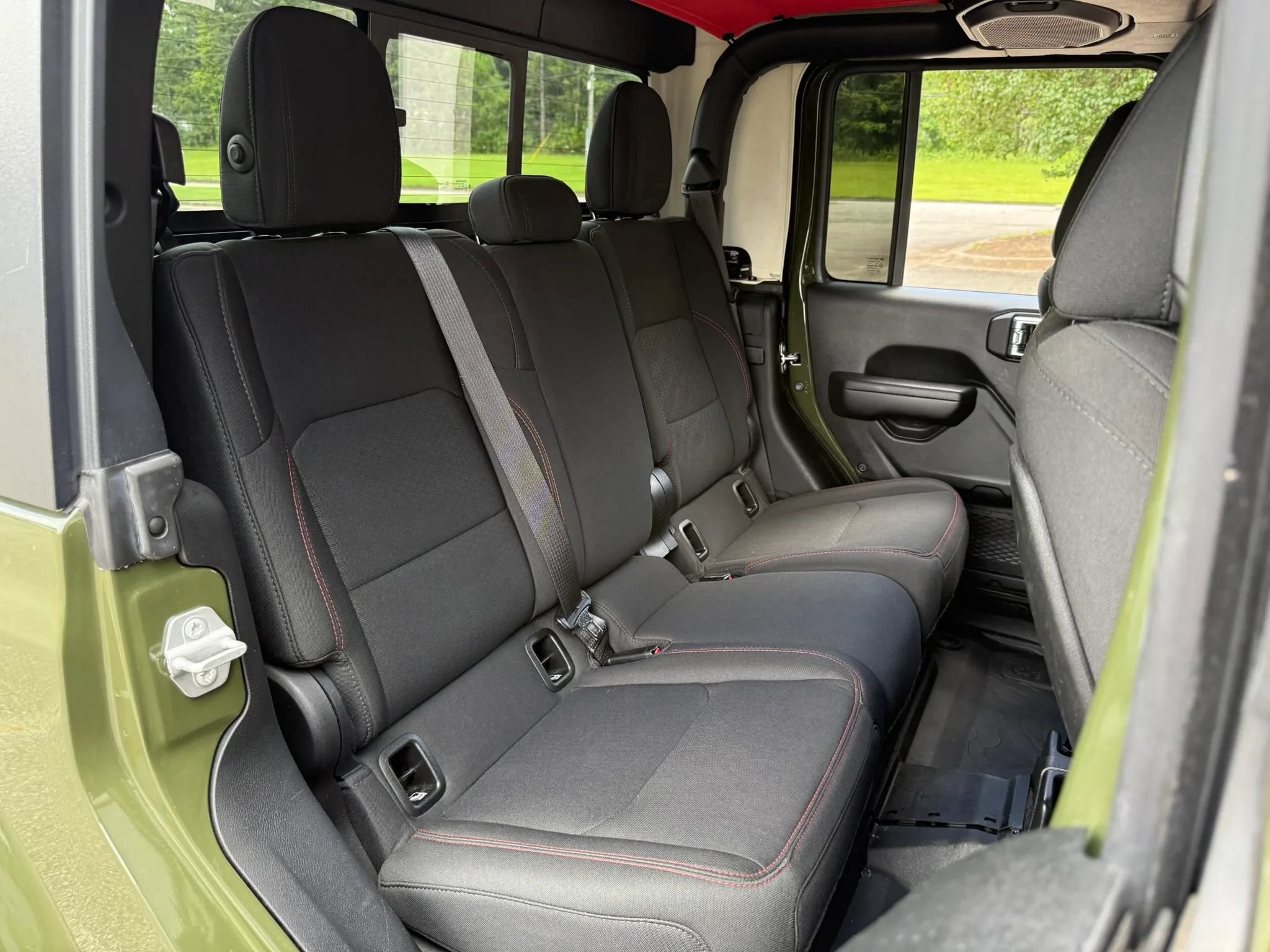 Used 2021 Jeep Gladiator Rubicon w/ Trailer Tow Package AWD/4WD image 31
