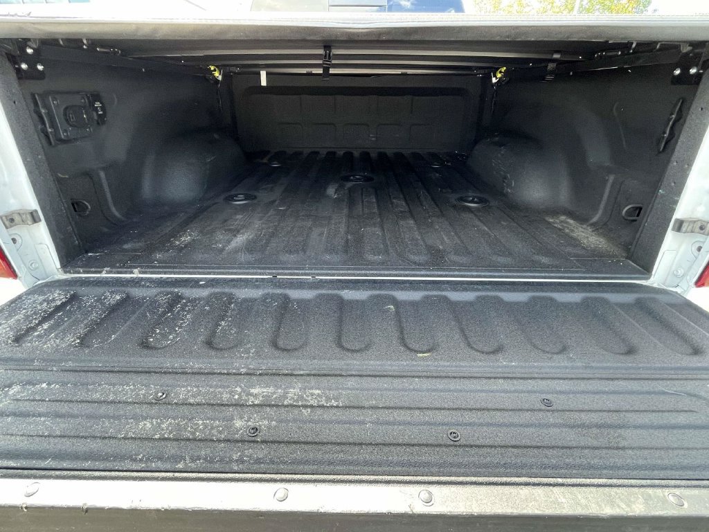 Used 2025 RAM 2500 Laramie AWD/4WD image 13