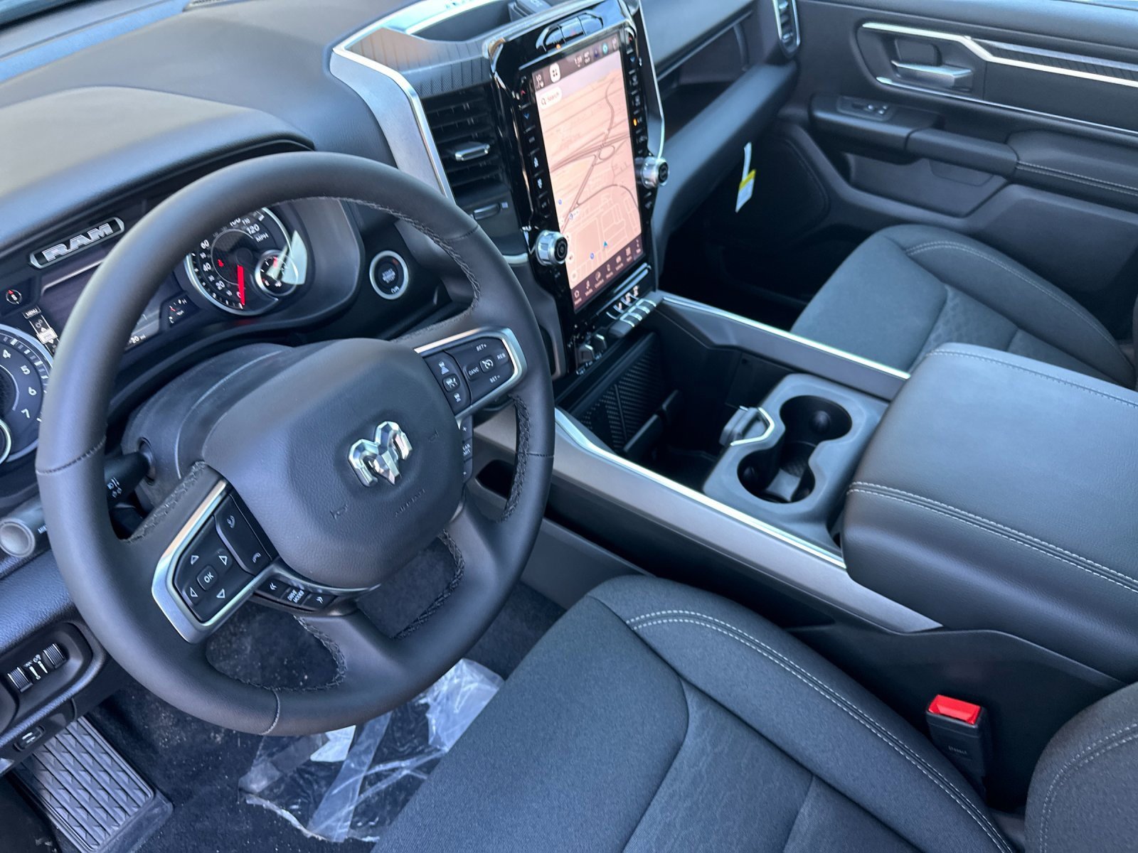 New 2026 RAM 1500 4x4 Crew Cab image 10