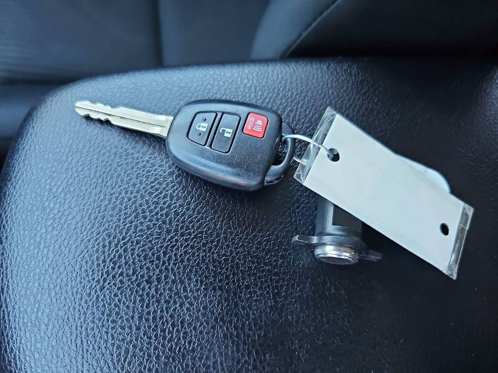 Used 2015 Toyota RAV4 LE image 36