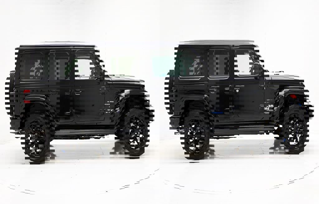 Used 2022 Jeep Wrangler Unlimited Sahara w/ Cold Weather Group video 2