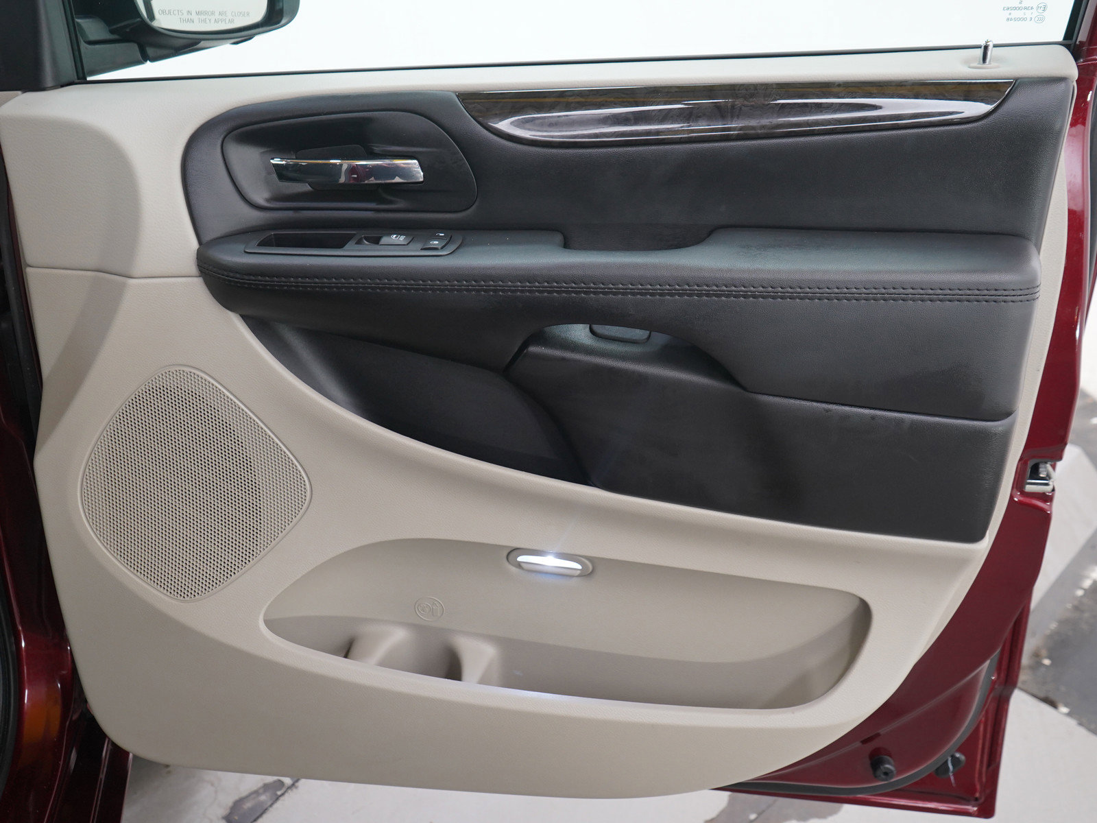 Used 2018 Dodge Grand Caravan SE FWD image 9